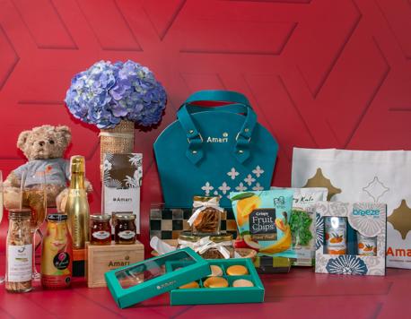 Show your love with an Amari Watergate Festive Hamper