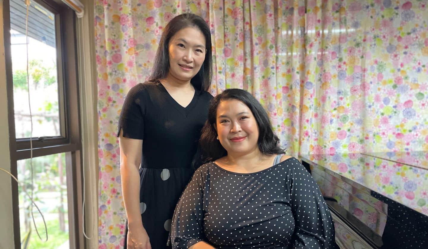 Arpawee Setabrahmana & Tananis “Cherry” Saksupawee 