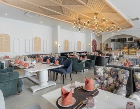 Castaway Restaurant Cafe & Pool Bar