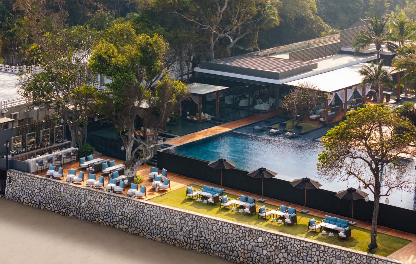 Akoya | Beach Lounge