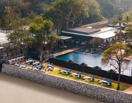 Akoya | Beach Lounge