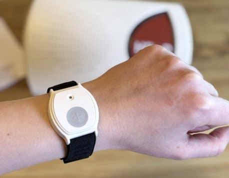 Wellness-Style Alert Bracelets for Aging Parents