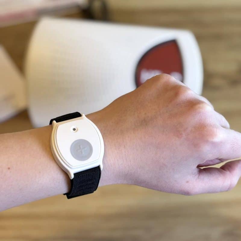 Wellness-Style Alert Bracelets for Aging Parents